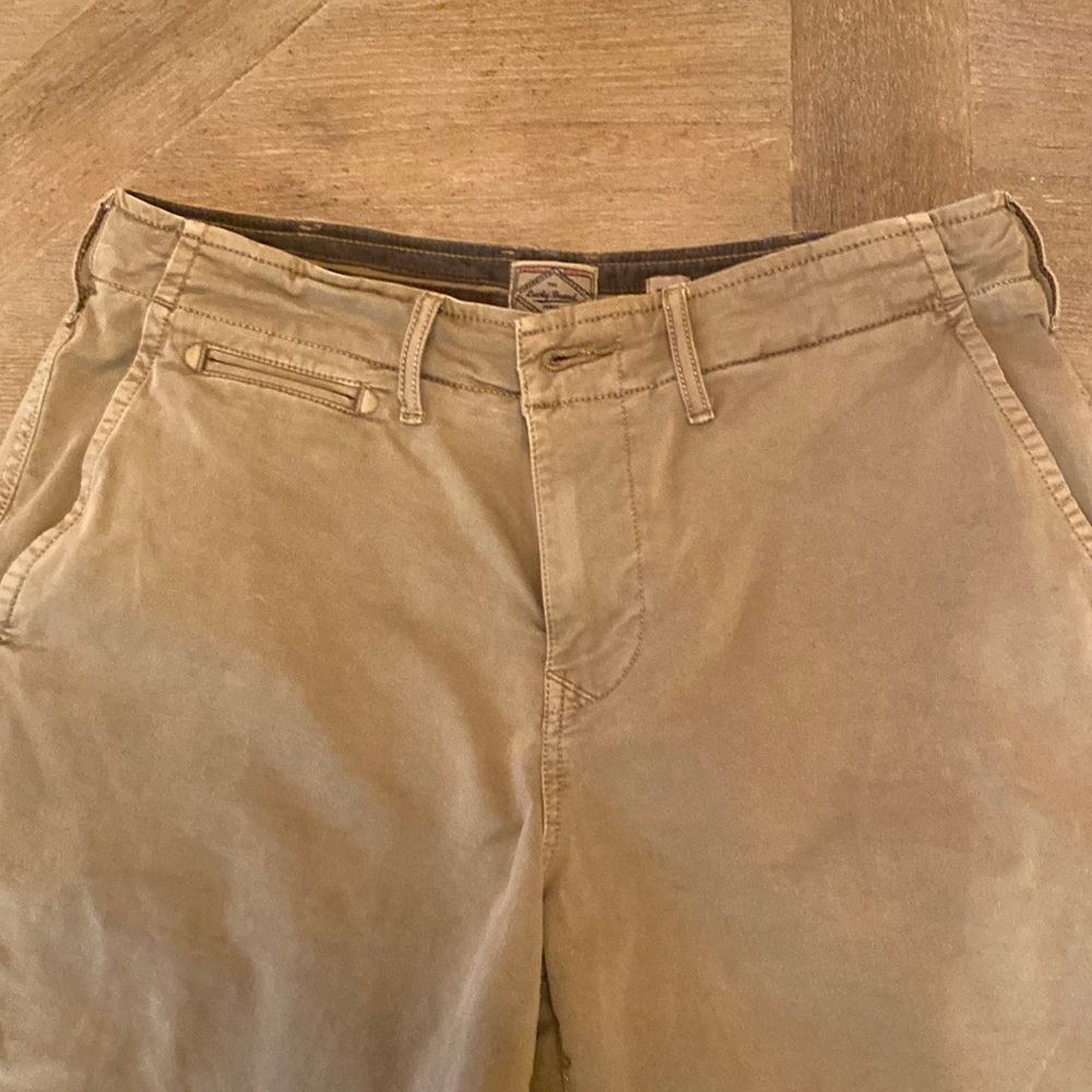 Lucky Brand Men’s shorts beige size 31